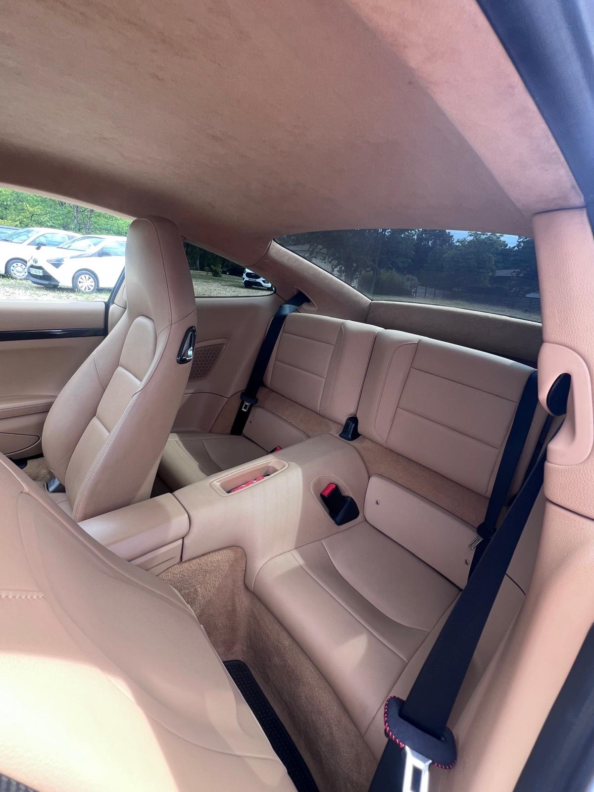 Porsche 911 Carrera 4S — photo 13