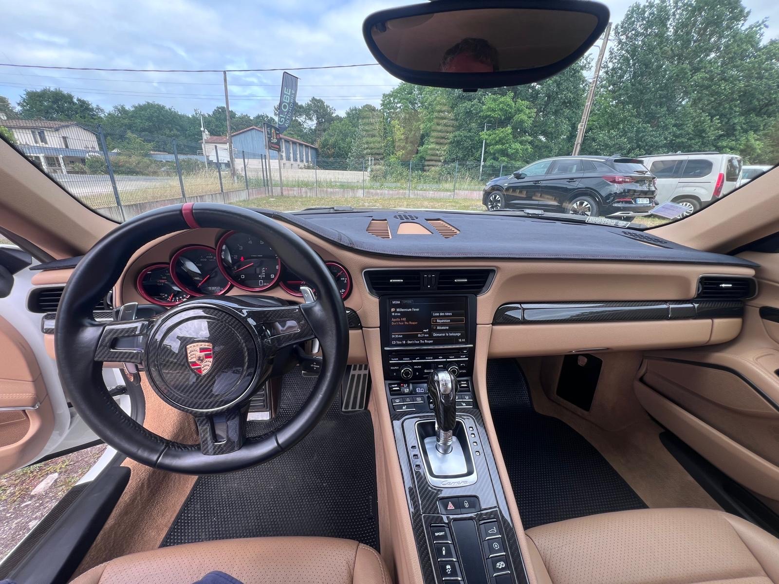 Porsche 911 Carrera 4S — photo 8