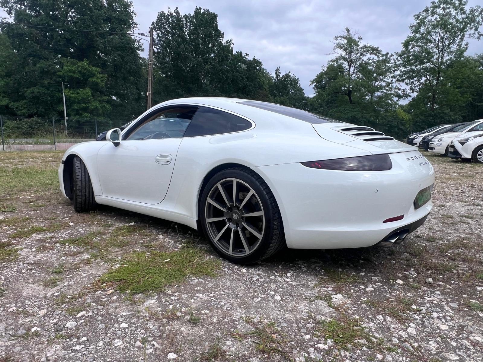 Porsche 911 Carrera 4S — photo 7